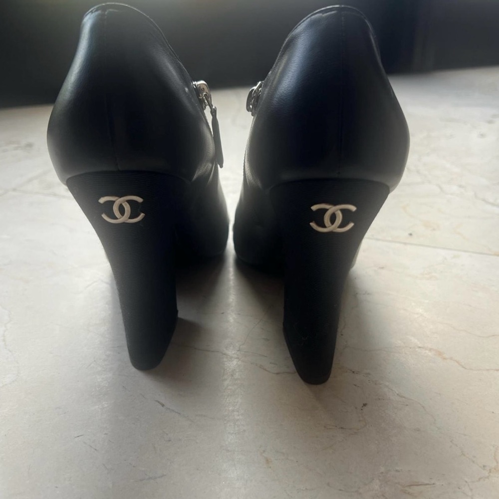 Chanel Black booties with pearl on heel Designer Heels